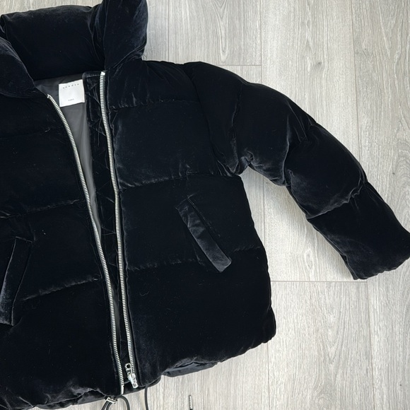 Sandro puffy jacket in black velvet worn 2x and never worn in rain or snow - Picture 3 of 9